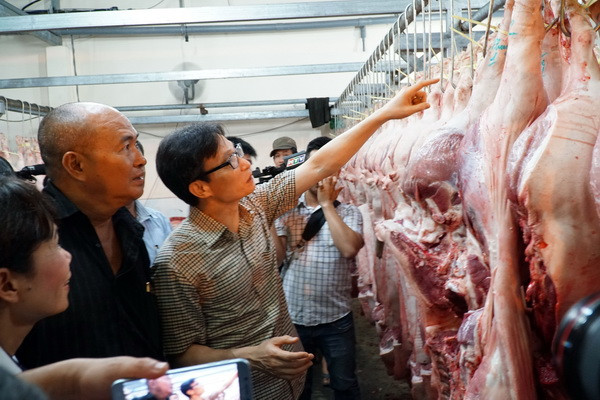 Phó Thủ tướng Vũ Đức Đam thăm chợ Bình Điền lúc rạng sáng ảnh 1