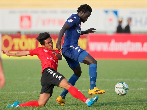 Đương kim vô địch Becamex Bình Dương chia điểm với Long An ảnh 1