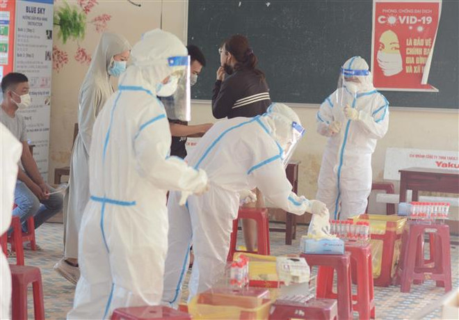 Hơn 460 trường hợp F1 tại nhiều địa phương xét nghiệm âm tính ảnh 2