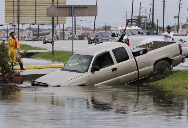Tổng thống Mỹ tuyên bố tình trạng khẩn cấp do bão ở bang Louisiana ảnh 1