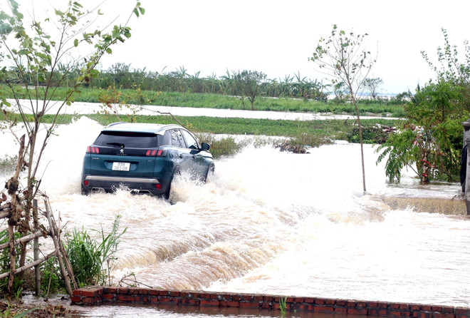 ttxvn_hung yen bao dong3.jpg