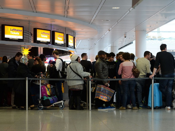 Phi công hãng hàng không Lufthansa kêu gọi bãi công hai ngày ảnh 1