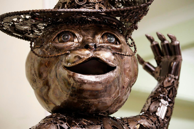 Độc đáo bộ sưu tập tác phẩm điêu khắc từ phế thải kim loại ảnh 8