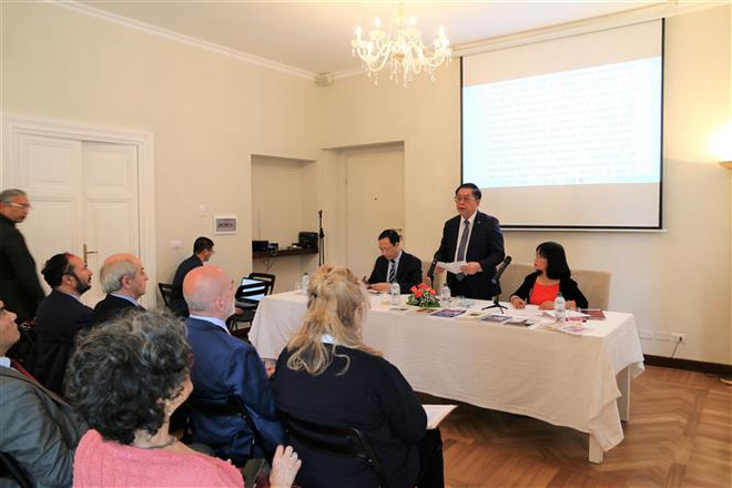 Trưởng Ban Tuyên giáo Trung ương Nguyễn Trọng Nghĩa làm việc tại Italy ảnh 1