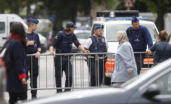 Bỉ buộc tội ba đối tượng có âm mưu tấn công khủng bố ở Brussels ảnh 1