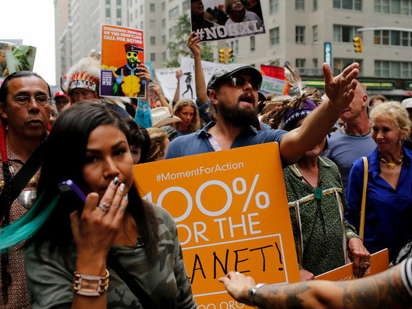 Tài tử DiCaprio dẫn đầu cuộc tuần hành chống biến đổi khí hậu ảnh 1