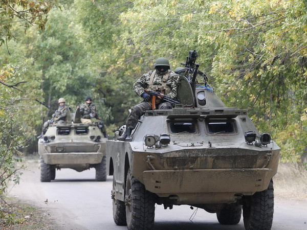 Ukraine tuyên bố sẽ xây dựng tuyến phòng thủ quanh Donbass ảnh 1