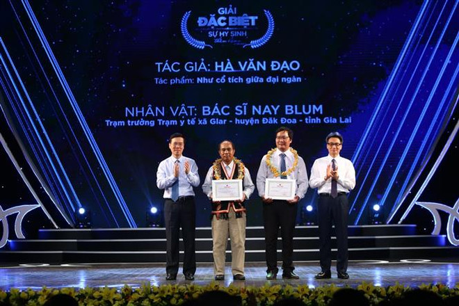 VietnamPlus đoạt giải Nhì cuộc thi viết 'Sự hy sinh thầm lặng' ảnh 1