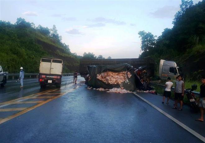 Tai nạn trên cao tốc Nội Bài-Lào Cai khiến hai người tử vong ảnh 1