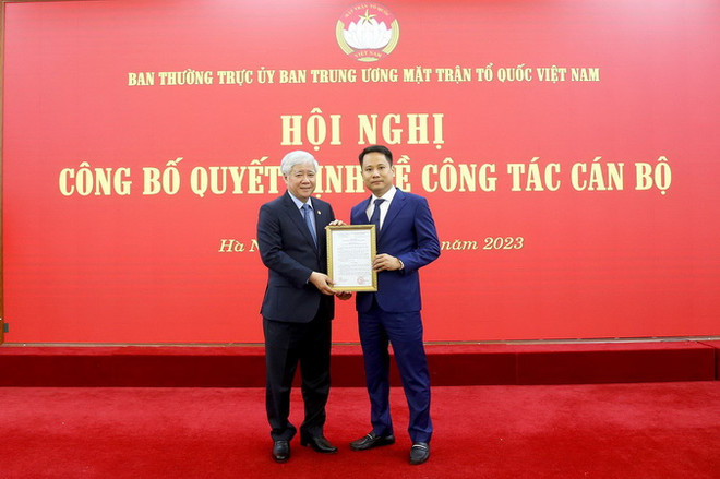 Nhà báo Trương Thành Trung giữ chức Tổng Biên tập Tạp chí Mặt trận ảnh 1