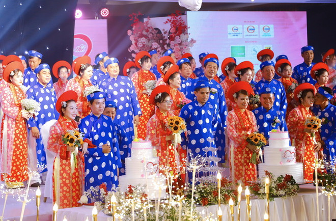 Hơn 80 cặp đôi hạnh phúc trong lễ cưới tập thể tại TP.HCM ảnh 1