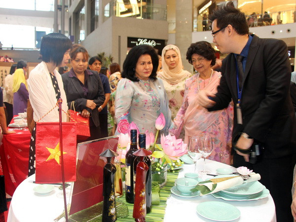 Việt Nam dự triển lãm sắp đặt bàn ăn nghệ thuật ở Malaysia ảnh 2