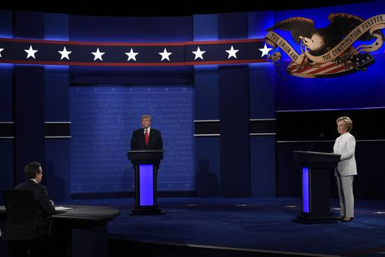 Trực tiếp cuộc tranh luận tay đôi cuối giữa ông Trump và bà Clinton ảnh 1