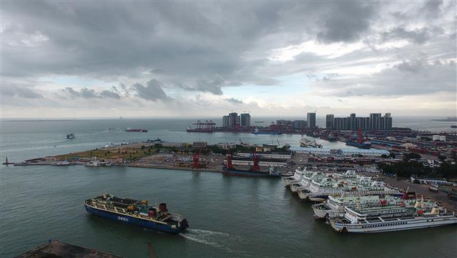 Bão mạnh đổ bộ vào Trung Quốc, gần 200 người thương vong ảnh 1