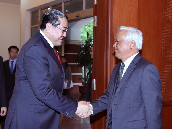 Phó Chủ tịch Quốc hội tiếp Chủ tịch Hội đồng Hòa bình châu Á ảnh 1