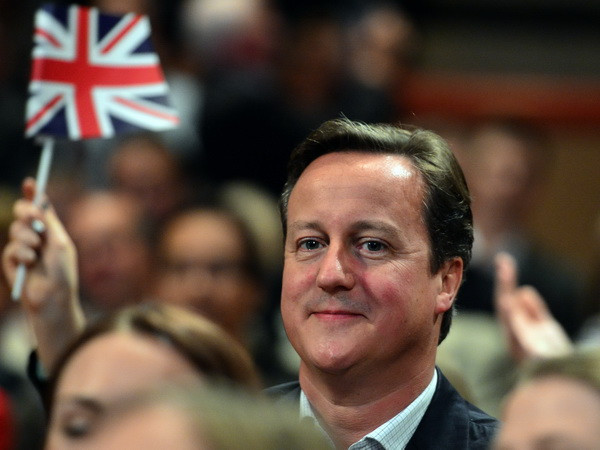 Thủ tướng Anh Cameron công bố kế hoạch siết chặt nhập cư ảnh 1