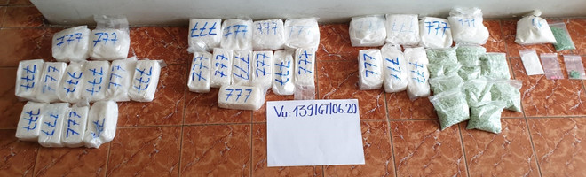 Khởi tố, tạm giam năm đối tượng trong vụ buôn lậu hơn 34kg ma túy ảnh 1