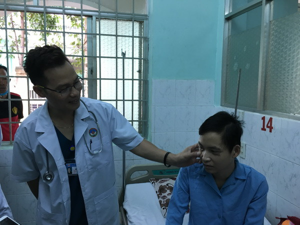 Chuyển máy lọc máu lên Gia Lai cứu sống bệnh nhân nguy kịch ảnh 1