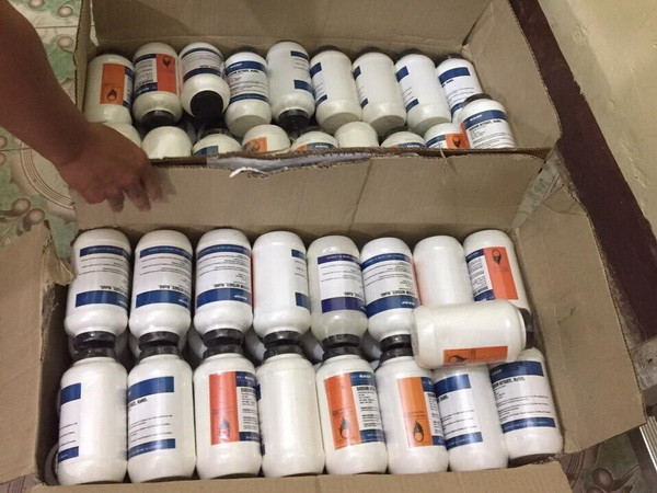 Nghệ An: Bắt giữ vụ vận chuyển tiền chất thuốc nổ trên xe khách ảnh 1