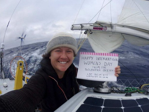 Nữ vận động viên thuyền buồm Australia từ bỏ nỗ lực chinh phục Nam Cực ảnh 1