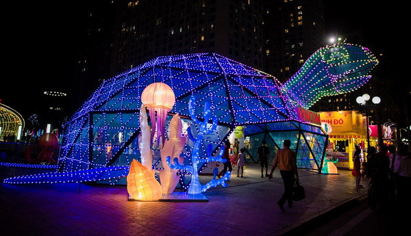 Vincom rộn ràng tuần lễ đón mùa Trung Thu đoàn viên ảnh 2