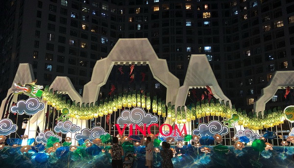 Vincom rộn ràng tuần lễ đón mùa Trung Thu đoàn viên ảnh 1