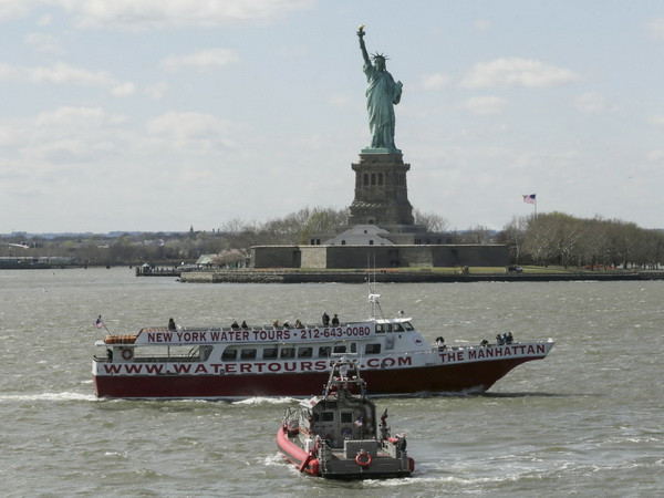 Lượng khách quốc tế đến Mỹ giảm lần đầu tiên kể từ năm 2009 ảnh 1