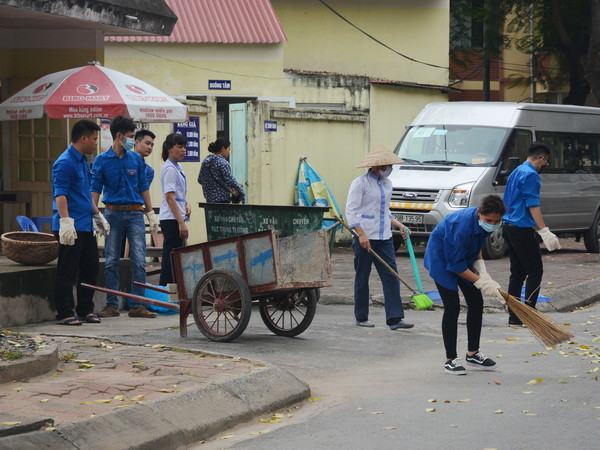 Hà Nội ra quân tổng vệ sinh môi trường chống dịch sốt xuất huyết ảnh 1