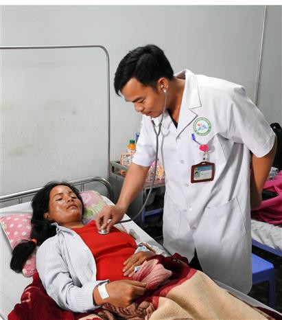 Vụ nổ đầu đạn ở Kon Tum: Tiếp tục tích cực điều trị cho các nạn nhân ảnh 3