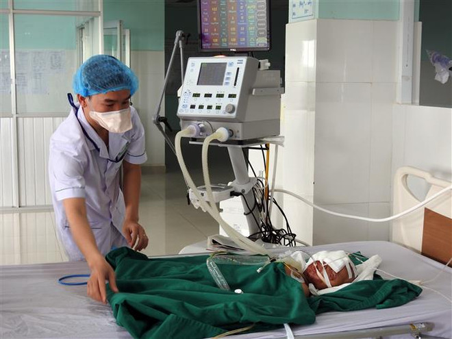 Vụ nổ đầu đạn ở Kon Tum: Tiếp tục tích cực điều trị cho các nạn nhân ảnh 1