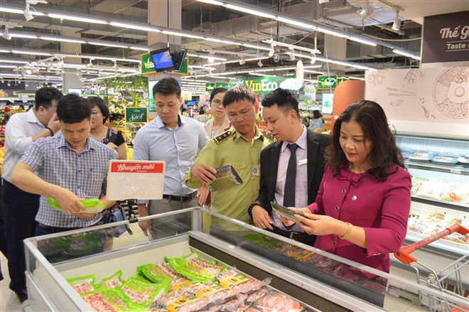 Nhiều mặt hàng giảm giá tới 90% trong tháng khuyến mại Hà Nội 2019 ảnh 2