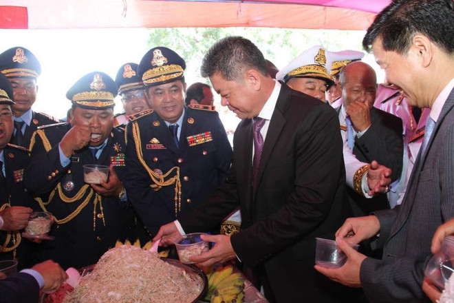 Tổng lãnh sự quán VN tại Preah Sihanouk mừng Quốc khánh Campuchia ảnh 2