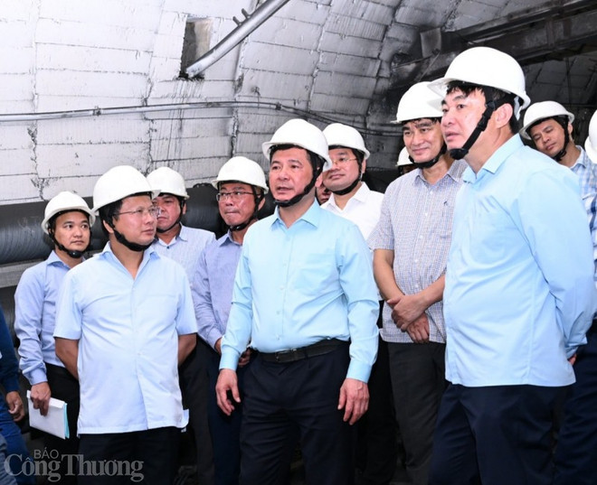Nhà máy sàng tuyển than Vàng Danh. (Ảnh: Tuấn Anh/TTXVN) Thủ tướng yêu cầu tập trung khắc phục hậu quả vụ tai nạn hầm lò ảnh 1