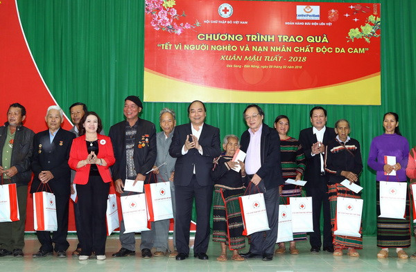 Thủ tướng tặng quà Tết đồng bào dân tộc thiểu số tỉnh Đắk Nông ảnh 2