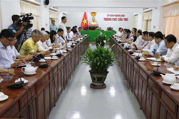 Bàn giải pháp tiêu thụ lúa cho nông dân khi giá đang xuống thấp ảnh 2