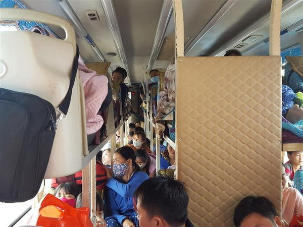 Phát hiện lái xe khách sử dụng ma túy, chở quá số người quy định ảnh 1