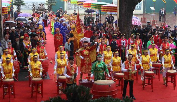Dâng hương tưởng nhớ các bậc tiên đế, hiền tài có công với nước ảnh 2