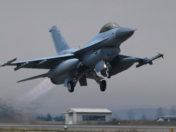 Trung-Mỹ gay gắt về vùng phòng không ở biển Hoa Đông ảnh 1