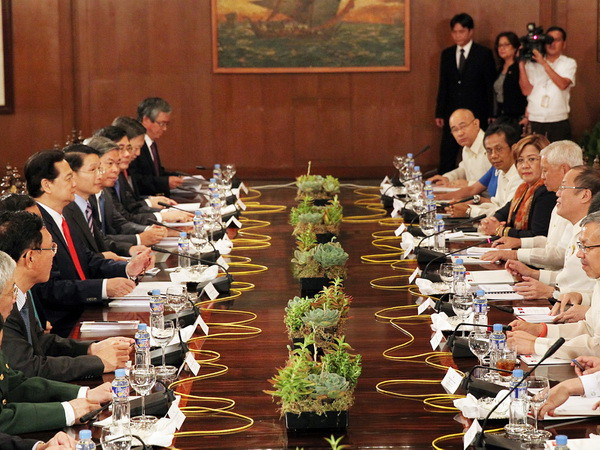 Tổng thống Philippines Benigno S. Aquino III hội đàm với Thủ tướng Nguyễn Tấn Dũng. (Ảnh: Đức Tám/TTXVN) Việt Nam và Philippines thúc đẩy mạnh mẽ quan hệ hợp tác ảnh 1
