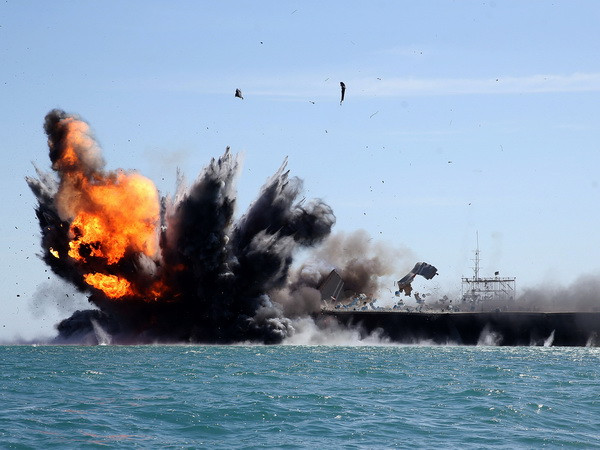 Hải quân quân Iran lần đầu tiên tập trận kể từ khi ông Trump nhậm chức ảnh 1