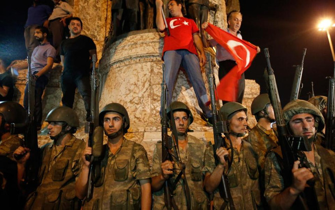 Thổ Nhĩ Kỳ đang bắt giữ những kẻ lên kế hoạch đảo chính ảnh 1