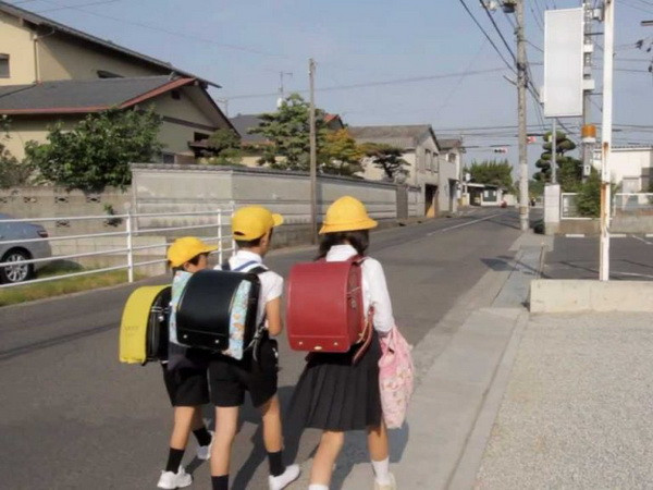 10 nguyên tắc cha mẹ phải biết khi dạy con tự đi đến trường ảnh 3