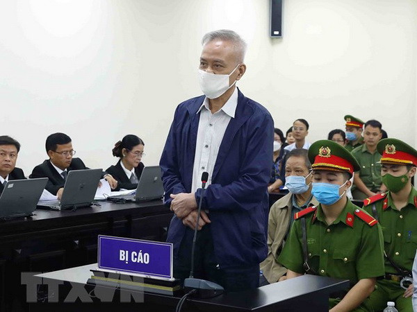 Phúc thẩm vụ án xảy ở Công ty Dược Cửu Long: Hai bị cáo được giảm án ảnh 1