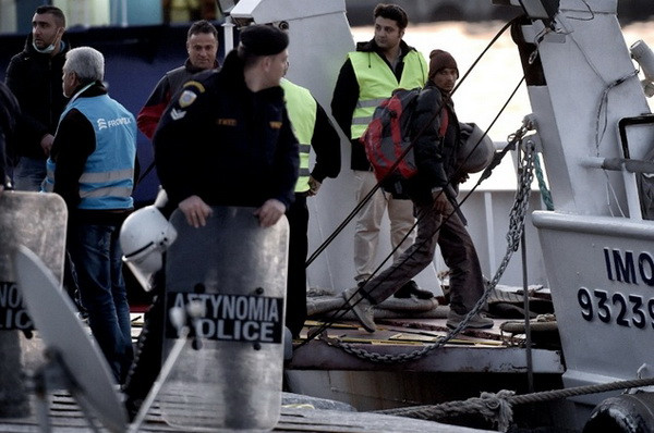 Phà chở người di cư bị trả lại đã cập cảng của Thổ Nhĩ Kỳ ảnh 1