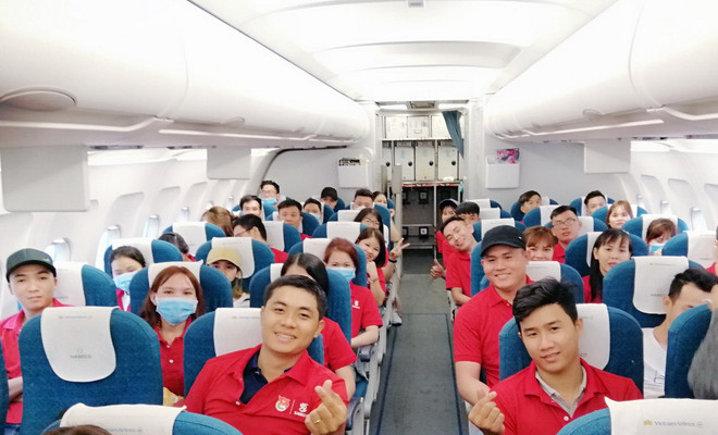 Lễ tiễn 2.000 lao động có thành tích xuất sắc "Về Nhà Ăn Tết" 2020 ảnh 1