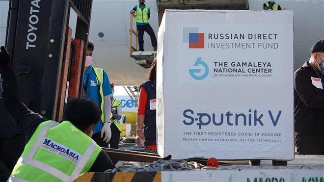 Philippines tiếp nhận lô vaccine Sputnik V đầu tiên từ Nga ảnh 1