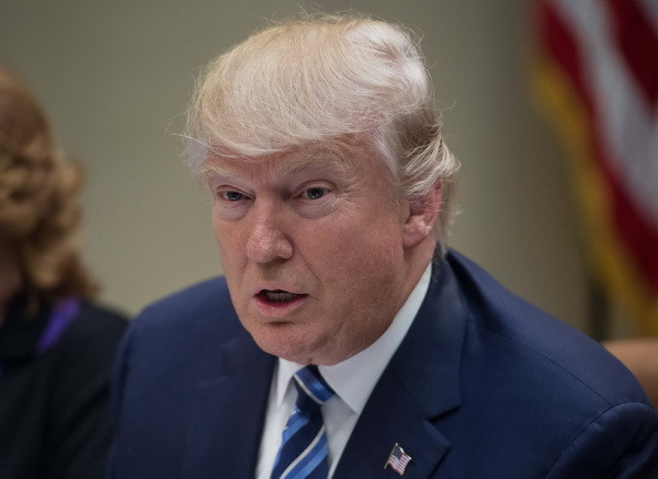 Sắc lệnh mới của Trump có thể khiến ngành ngân hàng Mỹ thay đổi ảnh 1