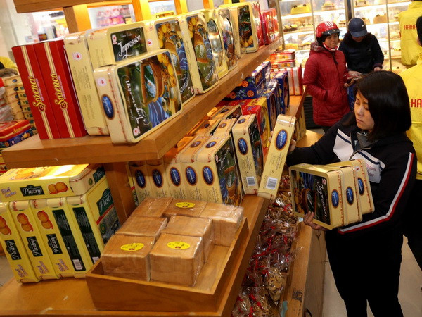 Doanh nghiệp Việt trước sức ép từ ''dòng chảy'' ồ ạt hàng hóa ngoại ảnh 1