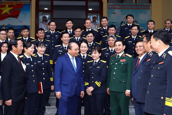 Thủ tướng kiểm tra công tác sẵn sàng chiến đấu tại Quân chủng Hải quân ảnh 3