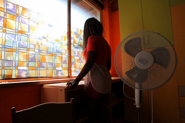 Thiếu nữ tuổi teen bán dâm 35 lần để lấy tiền mua smartphone ảnh 1